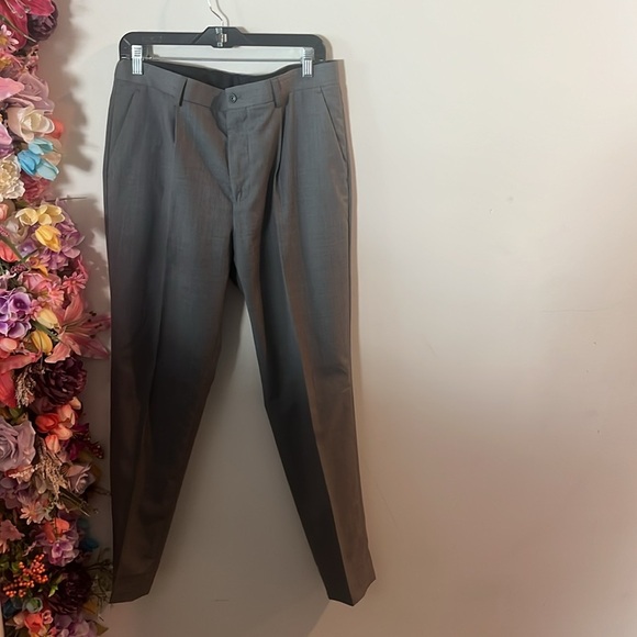 Men's Gray Authentic DIOR Suit - Picture 3 of 13